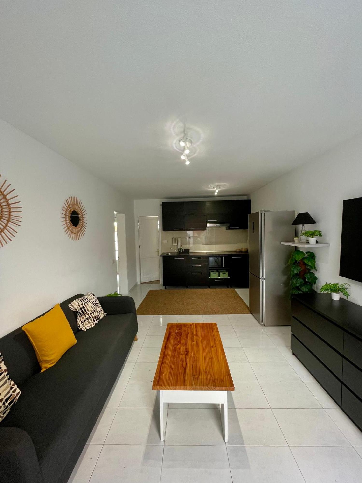 Helen House Apartment *